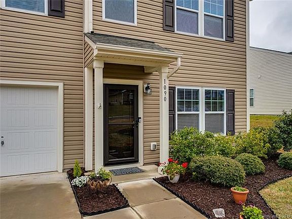 2nd image of 1090 Jasmine Dr