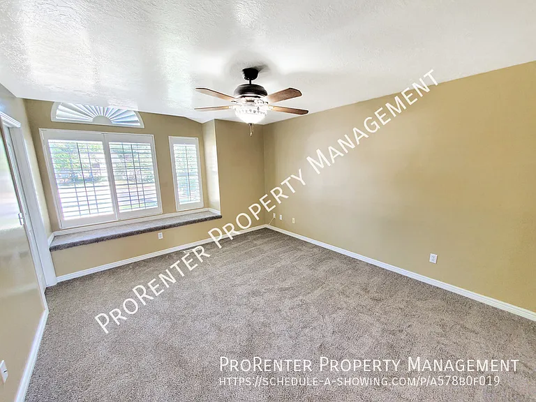 1488 Earl Cir — Photo 11