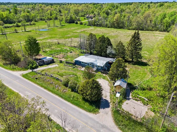 534 Anglican Church Rd, Tay Valley, ON K7H 3C6