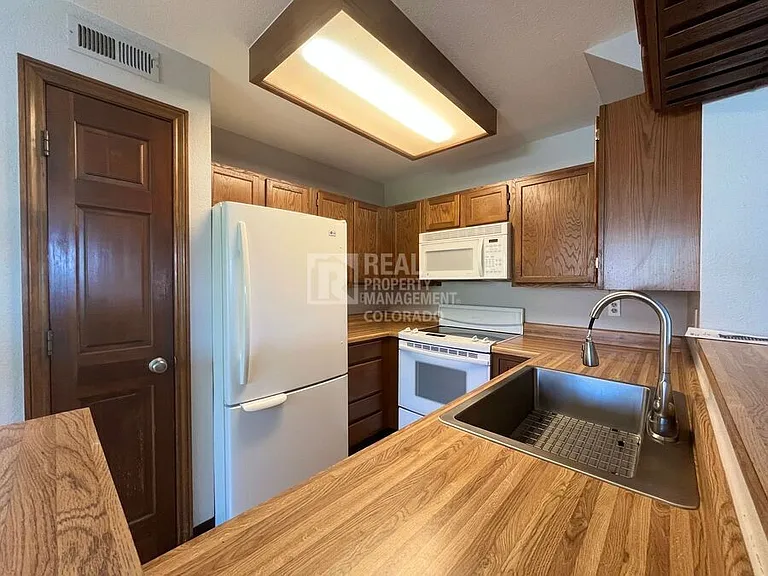 3010 W Prentice Ave #C — Photo 6