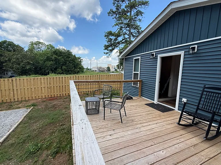 2108 Veterans Dr — Photo 32