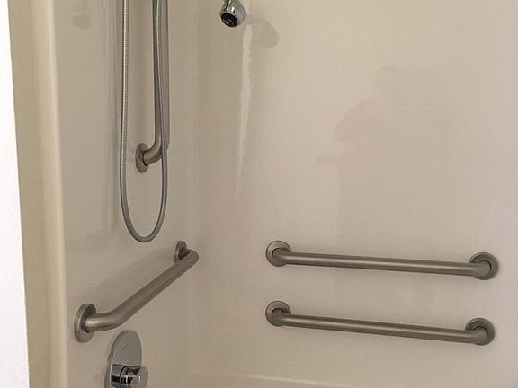 3rd image of 4100 Silver Ave SE APT 201