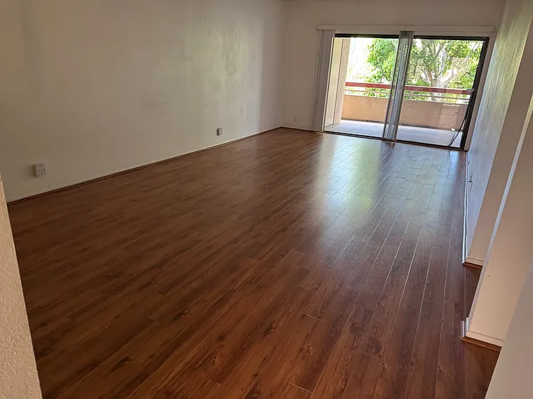 941 W Carson St #209 — Photo 9