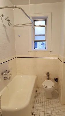 Rented by Aidonis Realty | media 2