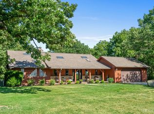 9S945 Jeter Rd, Big Rock, IL 60511