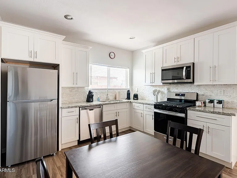 1514 E Fillmore St — Photo 10