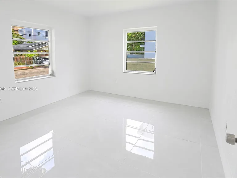 995 SW 14th Ave #995 — Photo 10