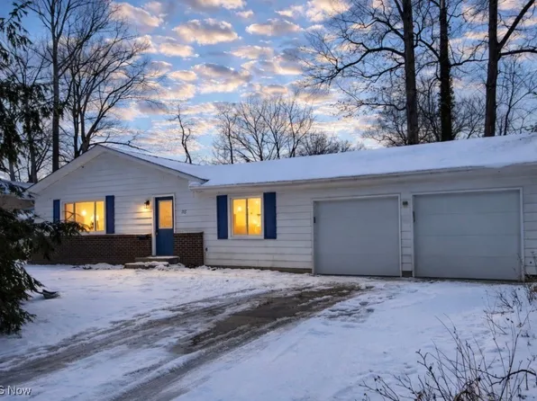 132 Herrmann Dr, Avon Lake, OH 44012