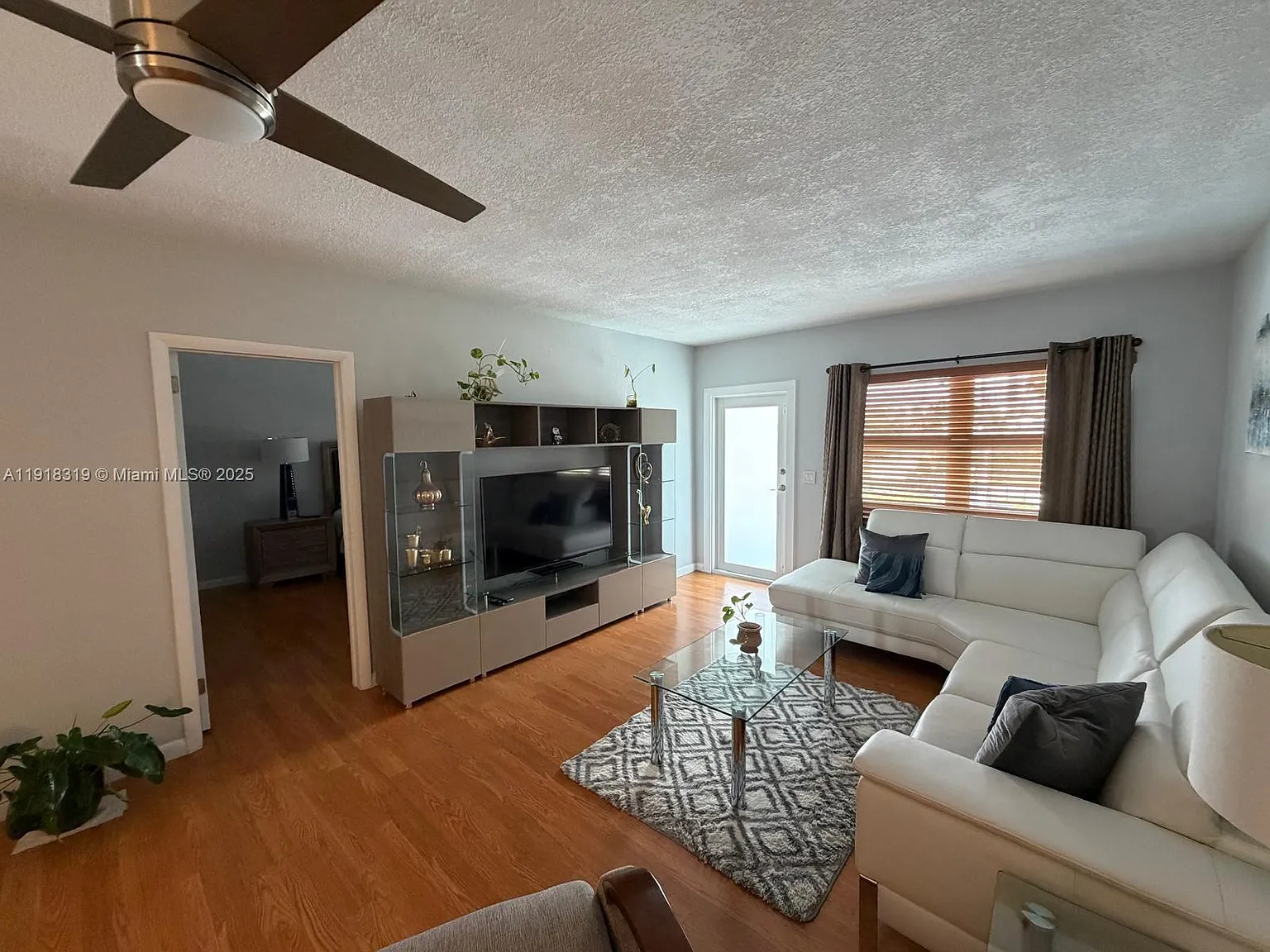 Coastal Garden Condo — Photo 2