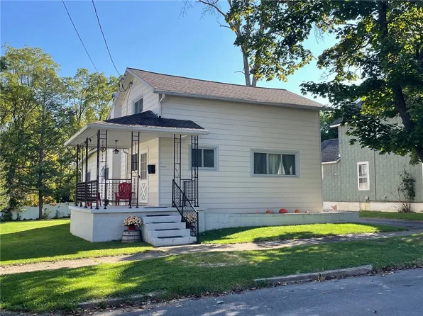 33 Grove St, Geneva, NY 14456