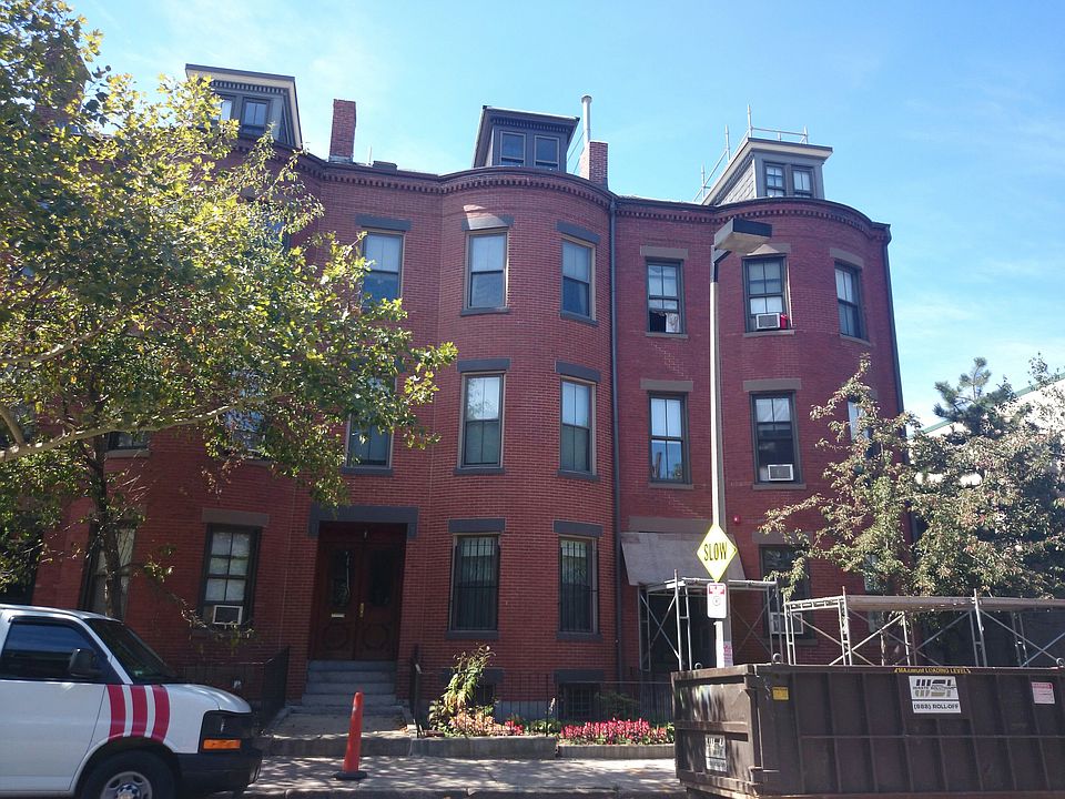 2nd image of 224 Northampton St