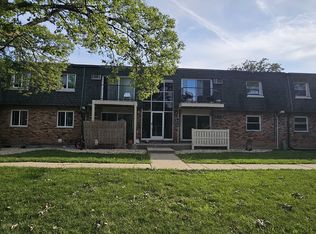 9958 S 84th Ter APT 206, Palos Hills, IL 60465