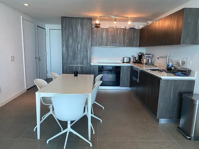 3131 NE 7th Ave #26033 — Photo 5