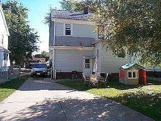 2nd image of 1720 Bateman St