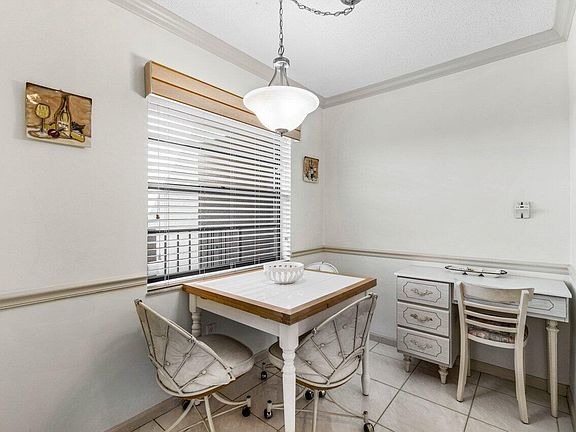 4th image of 23345 Carolwood Ln