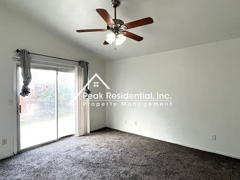 8274 Golden Park Ct — Photo 16