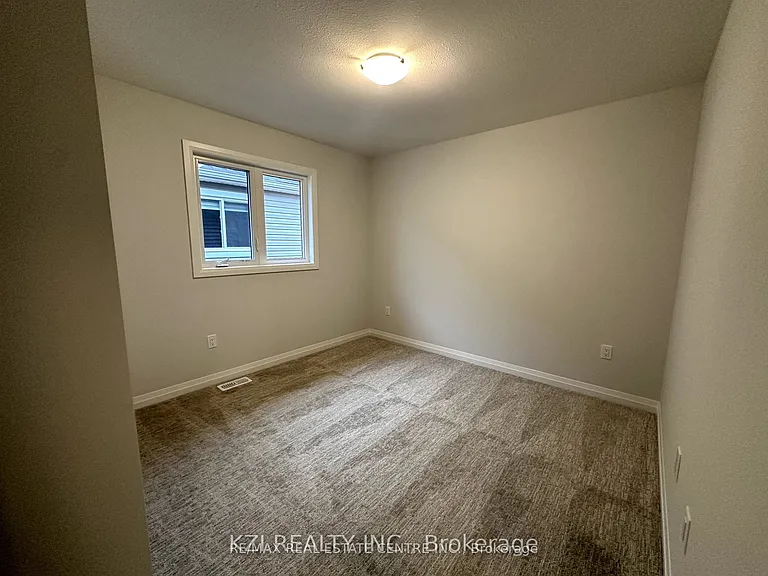 27 Samuel Ave — Photo 10