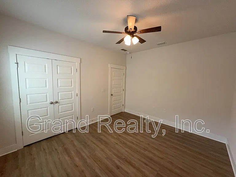 5869 Danbury Blvd — Photo 14