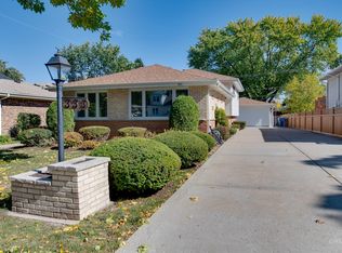 333 Parkside Ave, Itasca, IL 60143