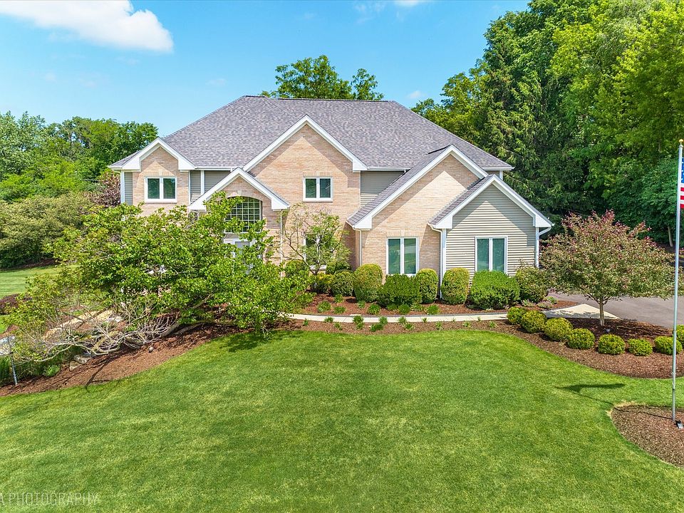 1st image of 245 Hidden Pond Ln
