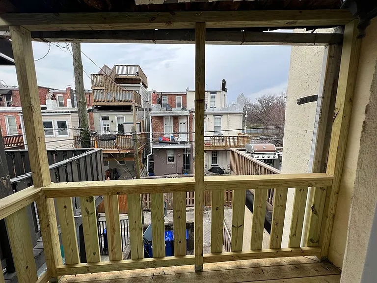 102 S Curley St — Photo 15