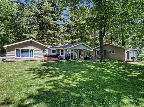 301 Cotton Lake Rd, Battle Creek, MI 49014