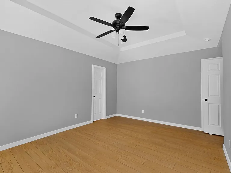 1748 Saint James Dr — Photo 24
