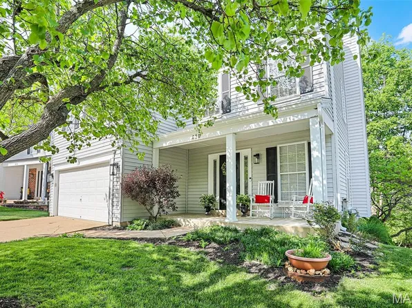 630 Cascade Lake Dr, Ballwin, MO 63021