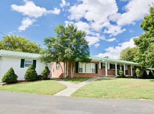 822 Martin Mill Pike, Rockford, TN 37853