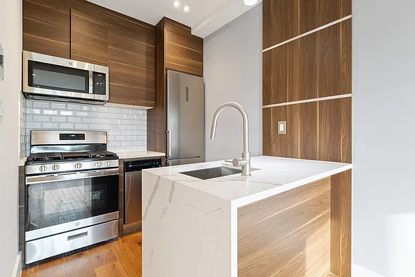 Rented by MAPT Residential LLC | media 18