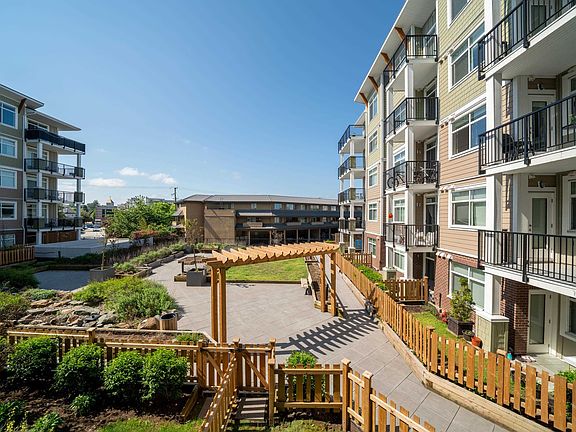 4th image of 20686 Eastleigh Cres #206