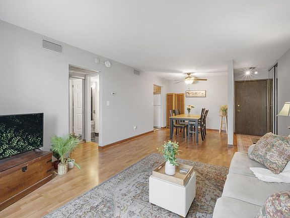 5th image of 2200 W Good Hope ROAD #317