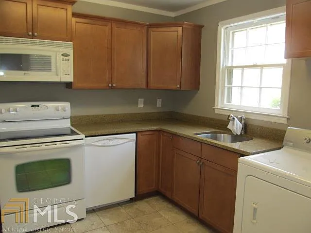 2 bed, 1.0 bath, 1246 sqft, $1,250 — Photo 3