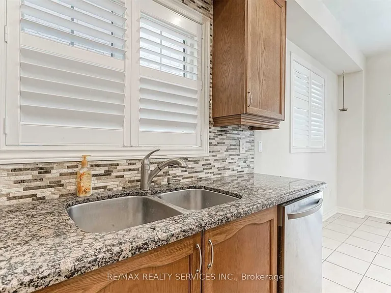 3 Coolwater Dr — Photo 8