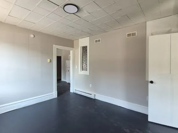 248-250 S Poplar St APT 1, Mount Carmel, PA 17851