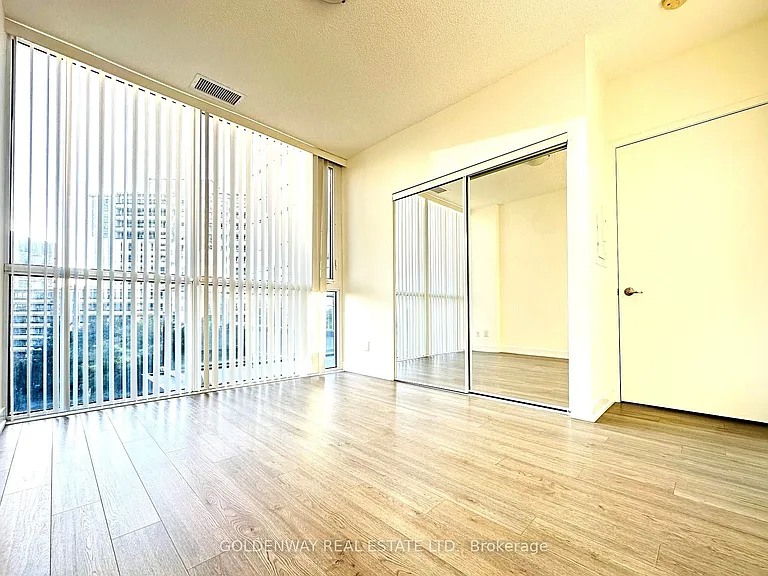 5180 Yonge St #417 — Photo 8