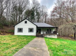3201 Hyder Mountain Rd, Clyde, NC 28721