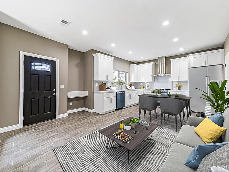 14095 Edwards — Photo 1