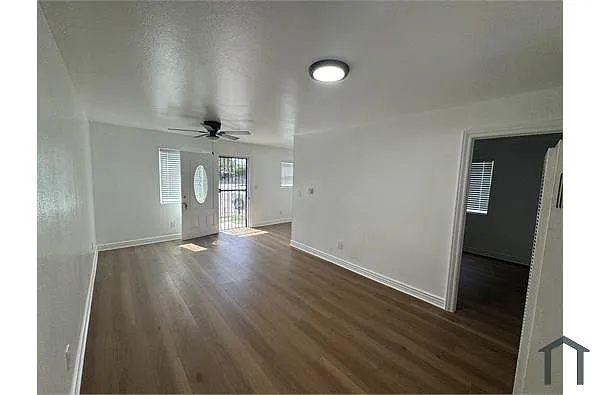 Building Photo - 119 W Century Blvd
