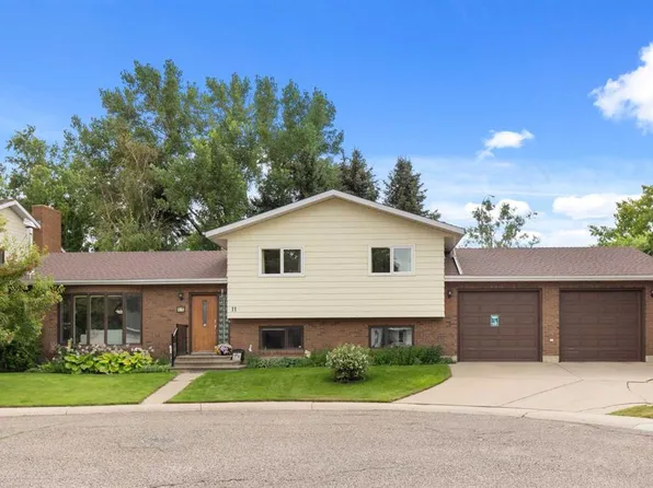 11 N Greenwood Ct SW, Medicine Hat, AB T1A 7X7