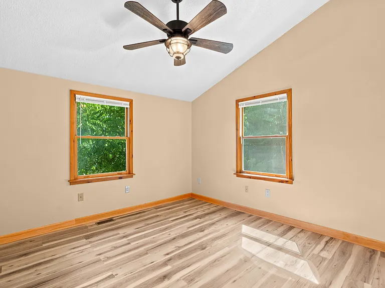 4967 Blue Mountain Rd — Photo 49
