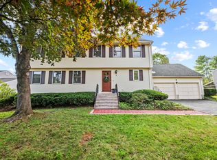 9 Kerr Farm Rd, Simsbury, CT 06070