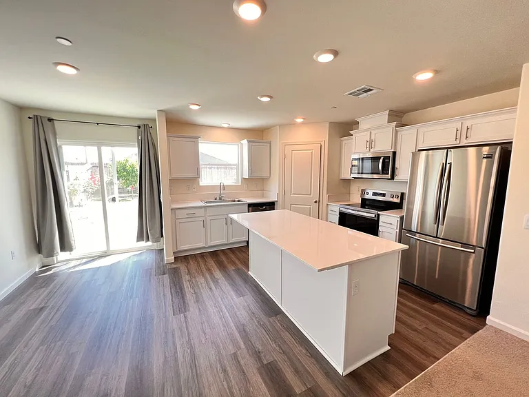 8603 Lunascape Ave — Photo 7