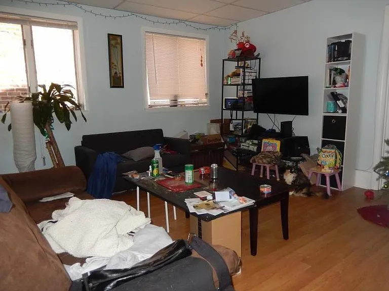 28 Monmouth St #3 — Photo 2