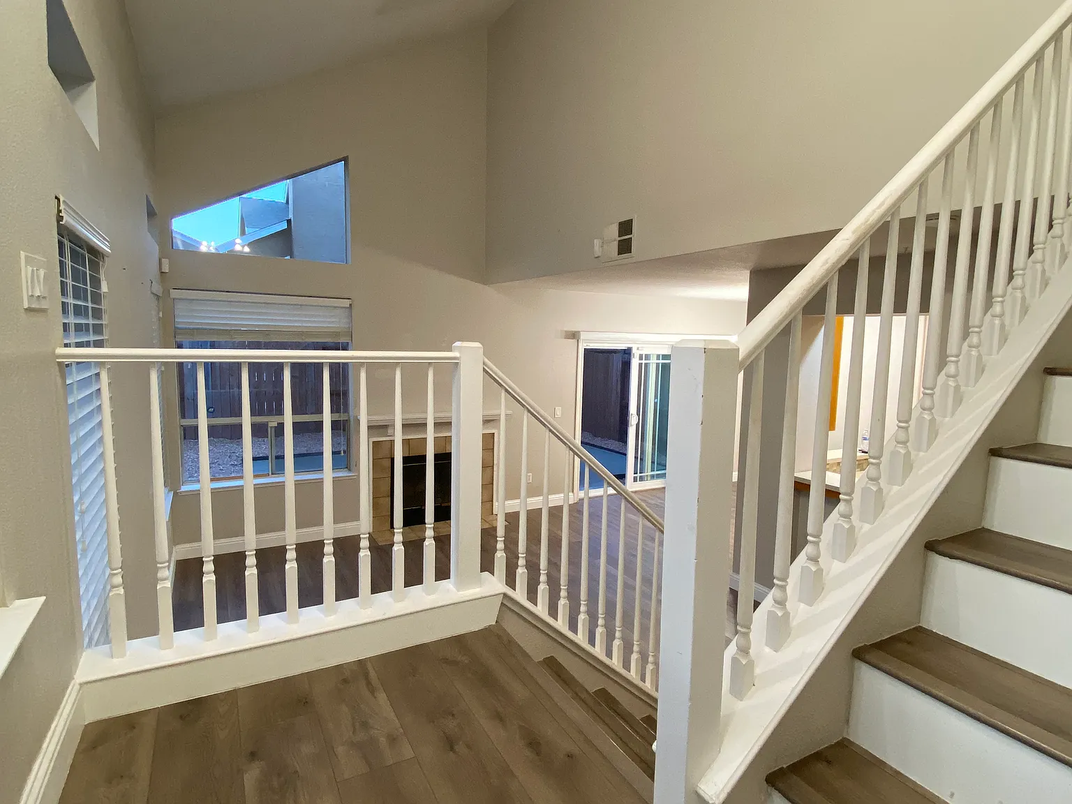 3 bed, 2.5 bath, 1158 sqft, $2,800 — Photo 2