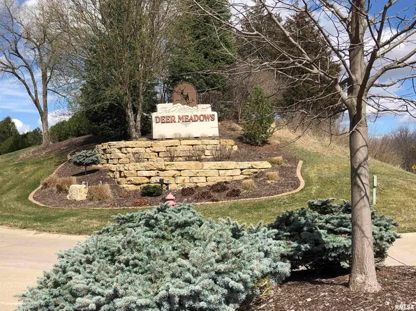 3203 12th St, Silvis, IL 61282