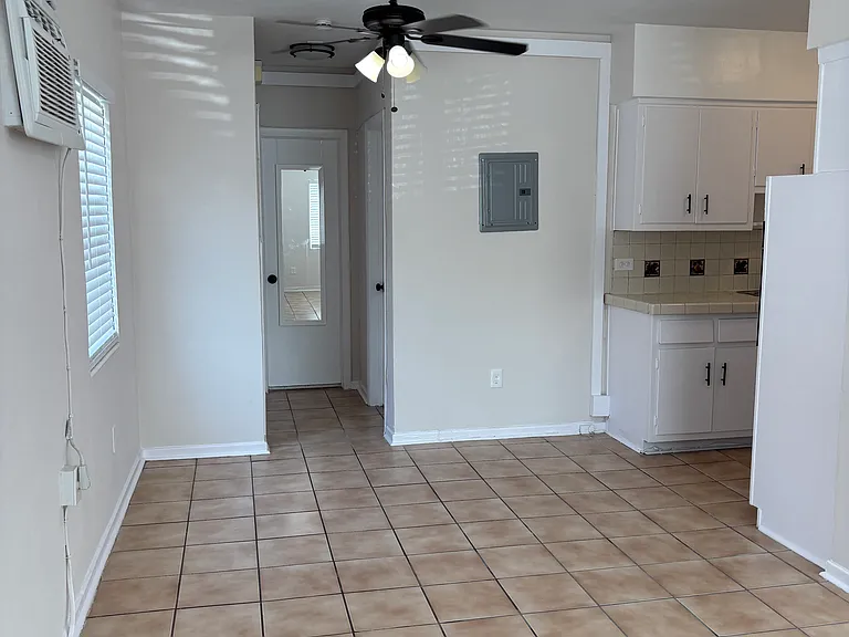 1258 Alhambra Cir #2 — Photo 8