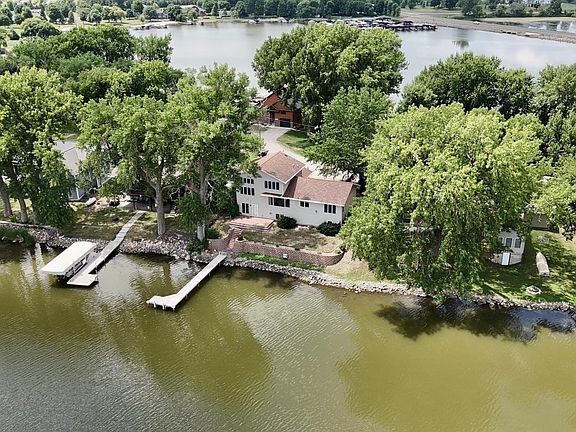 2nd image of 6 Edgewater Rd
