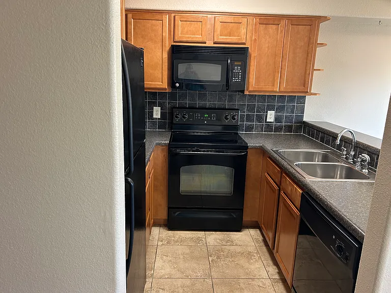 2700 Kimberlea Dr — Photo 9