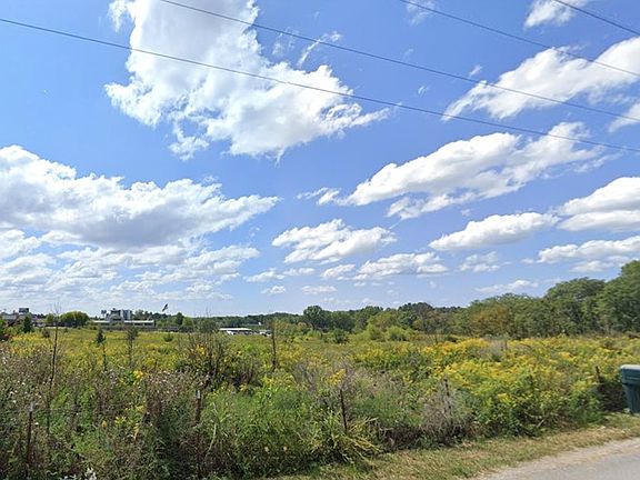 5th image of 969 S Willow Ave